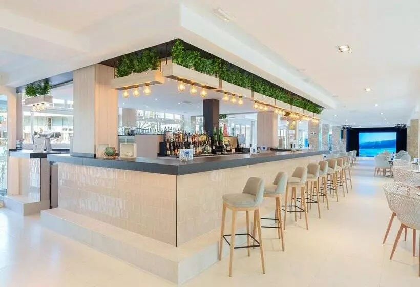 Ferrer Janeiro Hotel & Spa