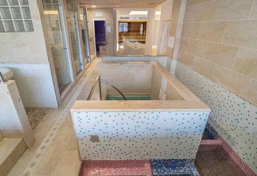 Ferrer Janeiro Hotel & Spa