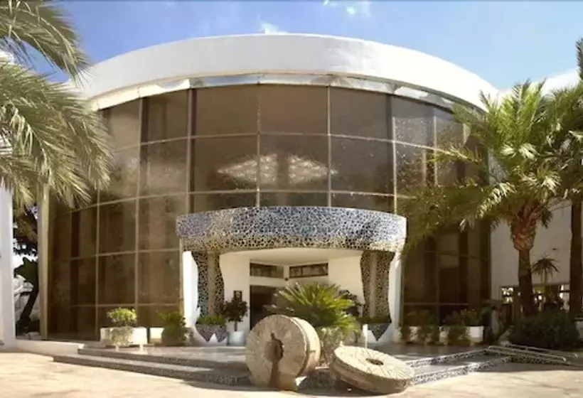 Отель Calimera Fido Gardens