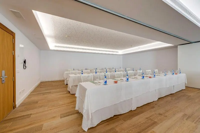 هتل Gran Fornells Thalasso & Spa