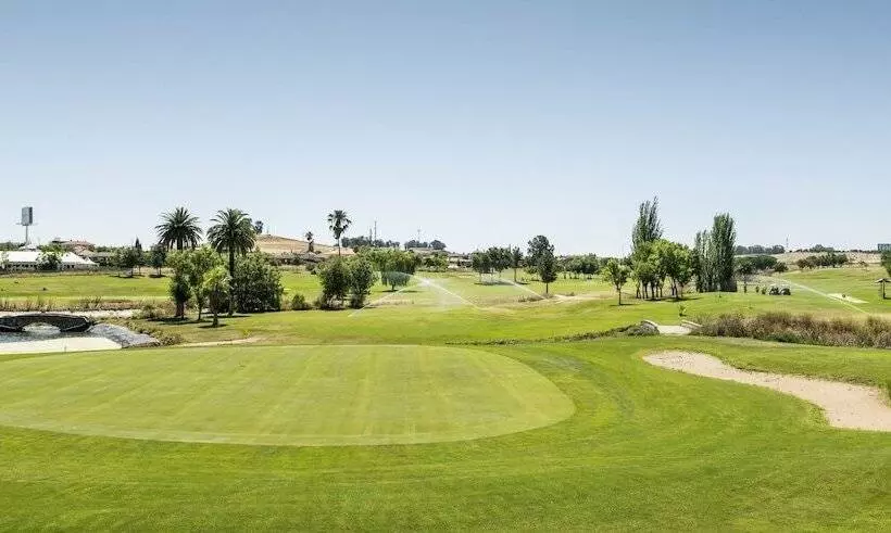 호텔 Ilunion Golf Badajoz