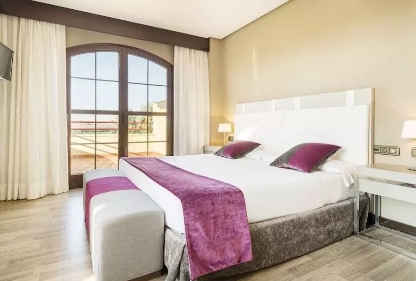 호텔 Ilunion Golf Badajoz