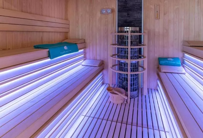 Mediterráneo Bay Hotel & Resort