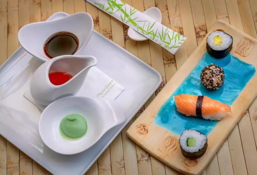 Mediterráneo Bay Hotel & Resort