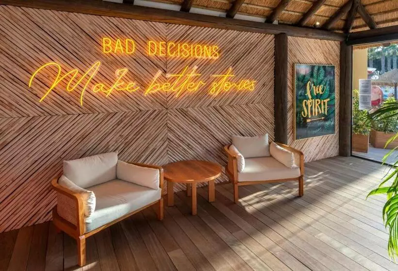 Mediterráneo Bay Hotel & Resort