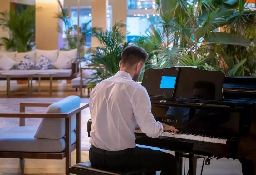 Mediterráneo Bay Hotel & Resort