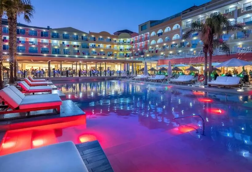 Mediterráneo Bay Hotel & Resort