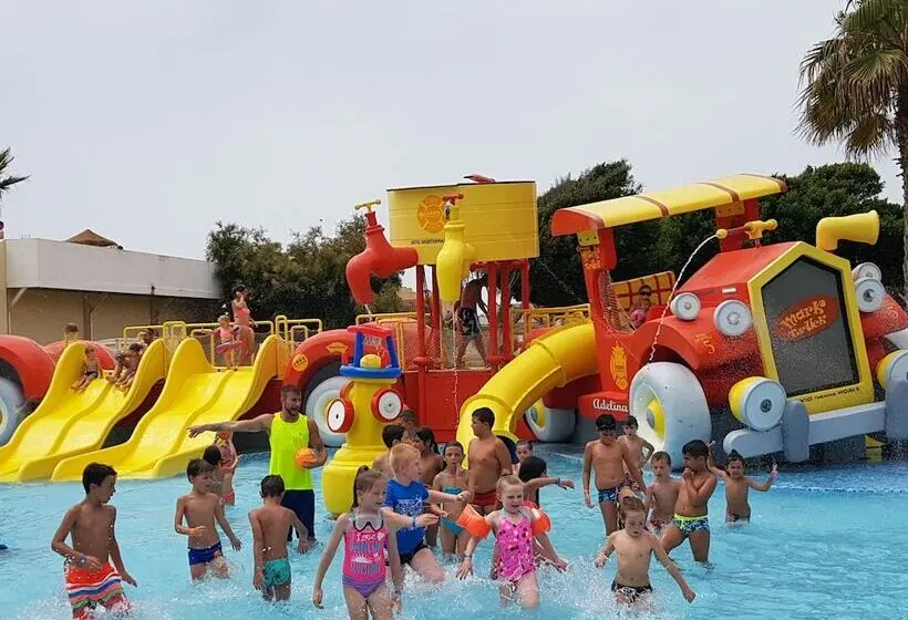 Mediterráneo Bay Hotel & Resort