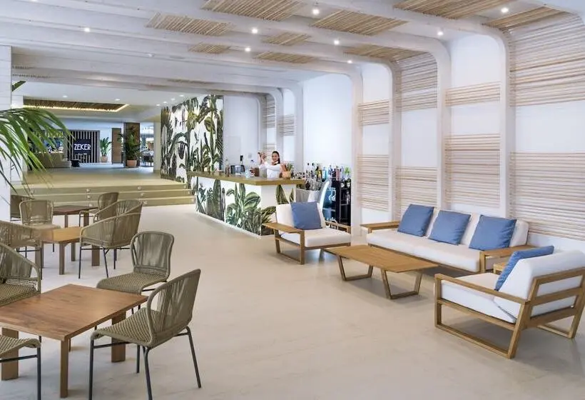 Mediterráneo Bay Hotel & Resort