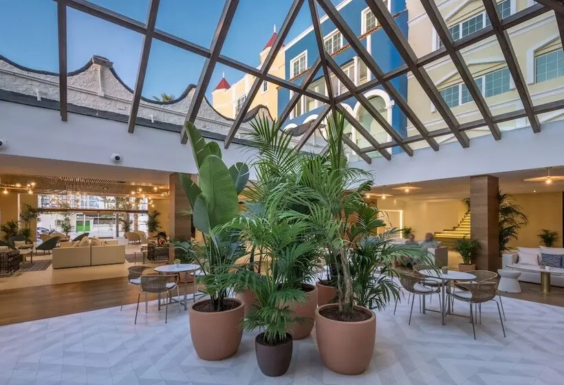 Mediterráneo Bay Hotel & Resort