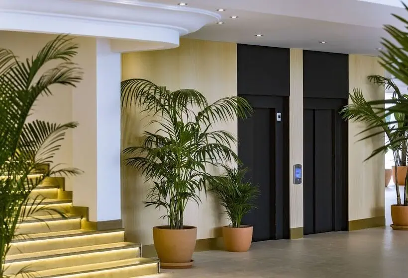 Mediterráneo Bay Hotel & Resort