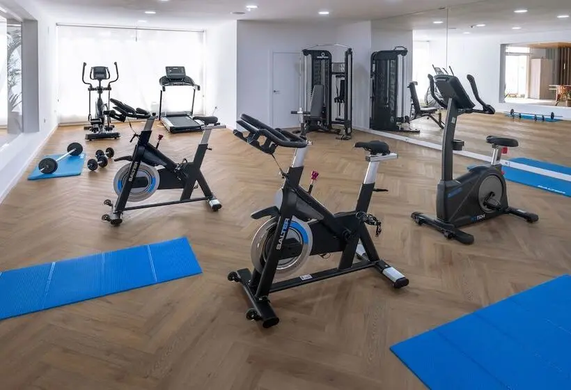 Mediterráneo Bay Hotel & Resort