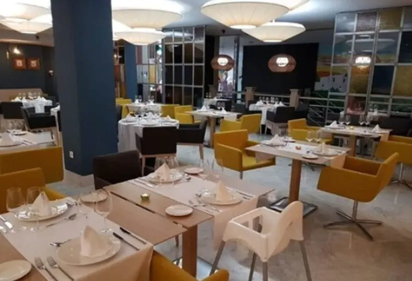 Mediterráneo Bay Hotel & Resort