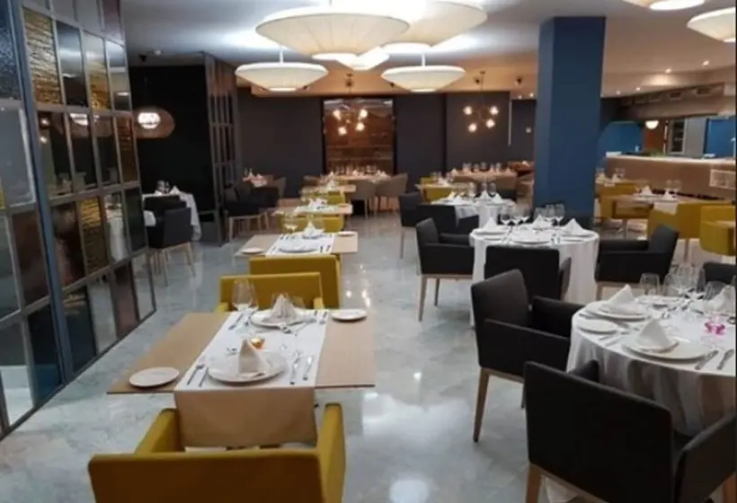 Mediterráneo Bay Hotel & Resort