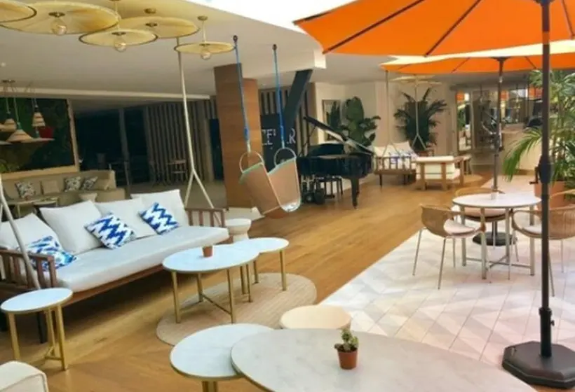 Mediterráneo Bay Hotel & Resort