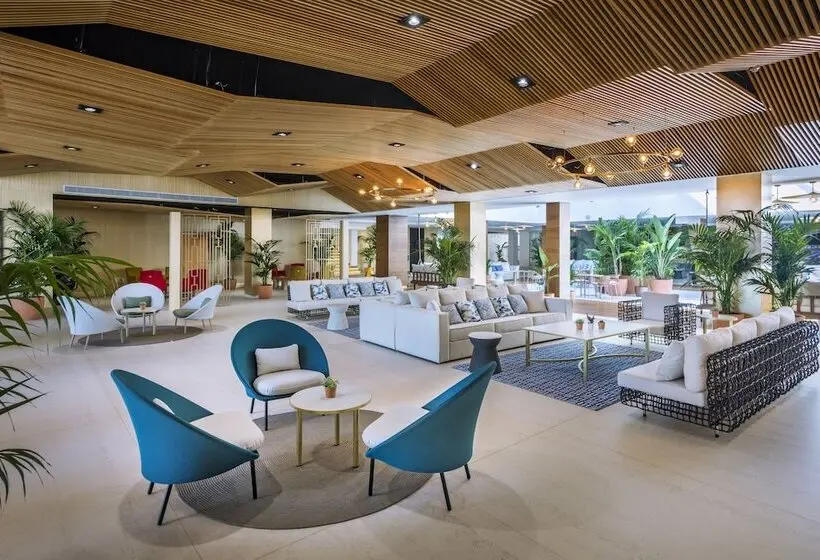 Mediterráneo Bay Hotel & Resort