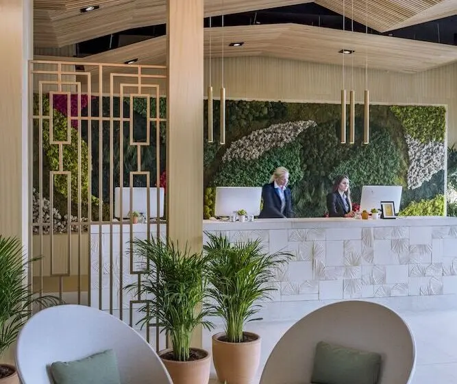 Mediterráneo Bay Hotel & Resort