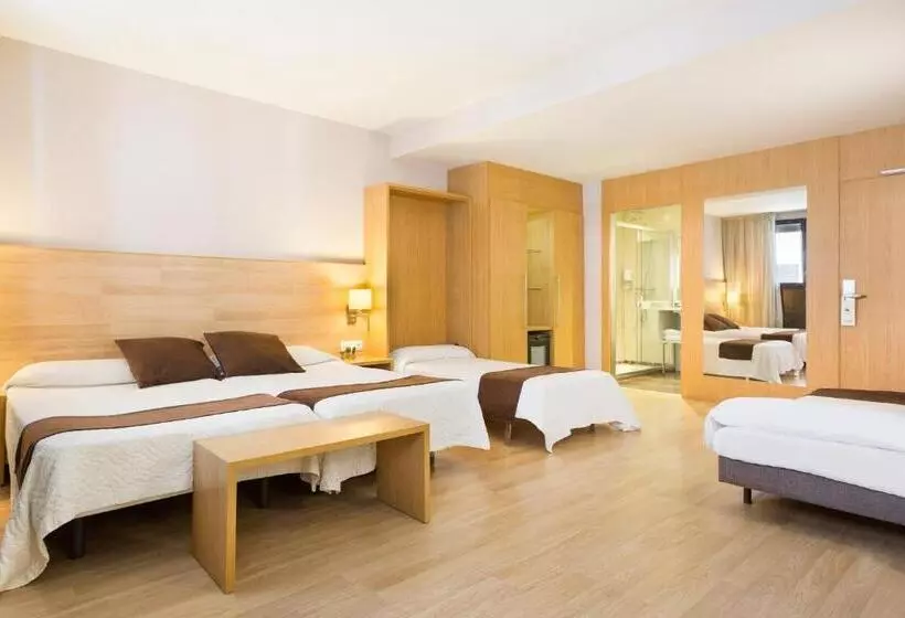 Отель Acta Azul Barcelona