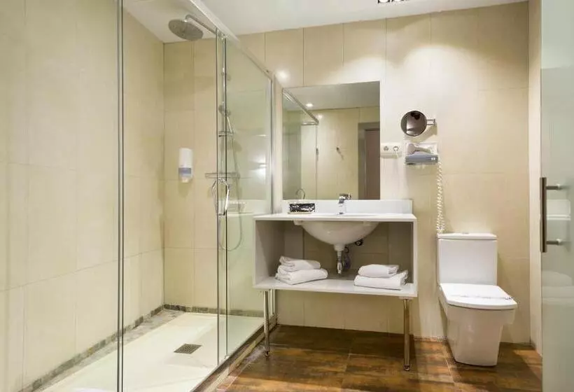 Отель Acta Azul Barcelona