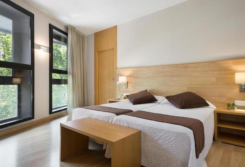 هتل Acta Azul Barcelona