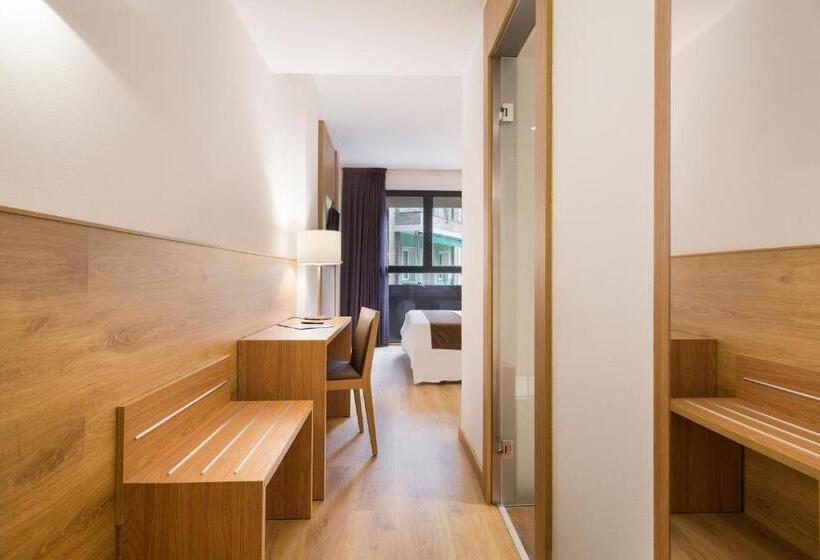 هتل Acta Azul Barcelona