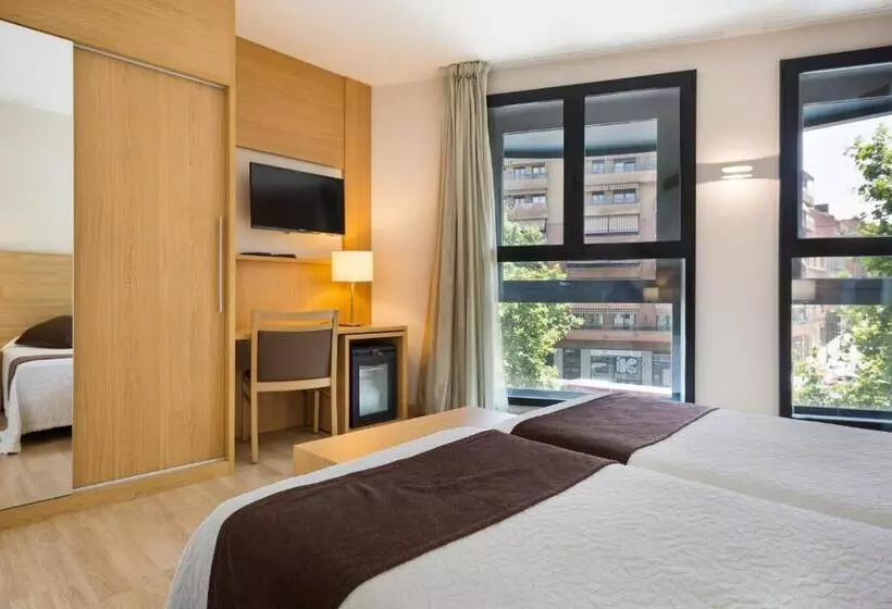 Отель Acta Azul Barcelona