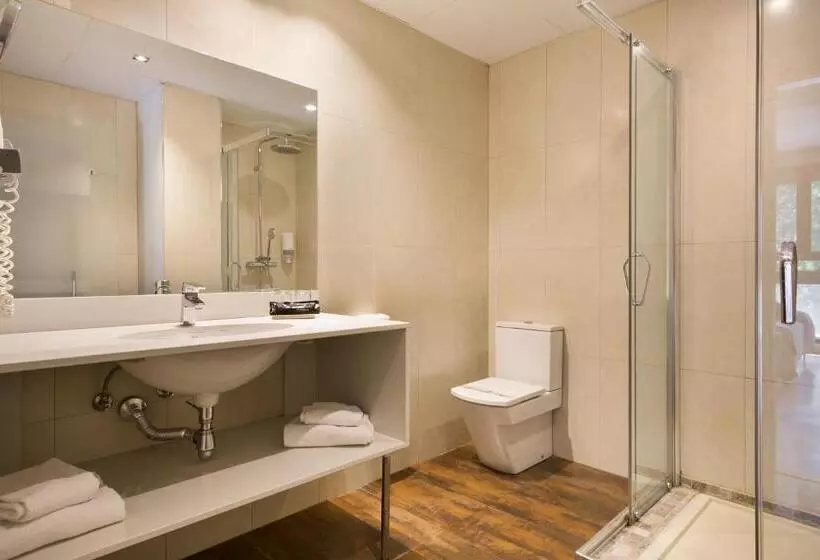 Отель Acta Azul Barcelona