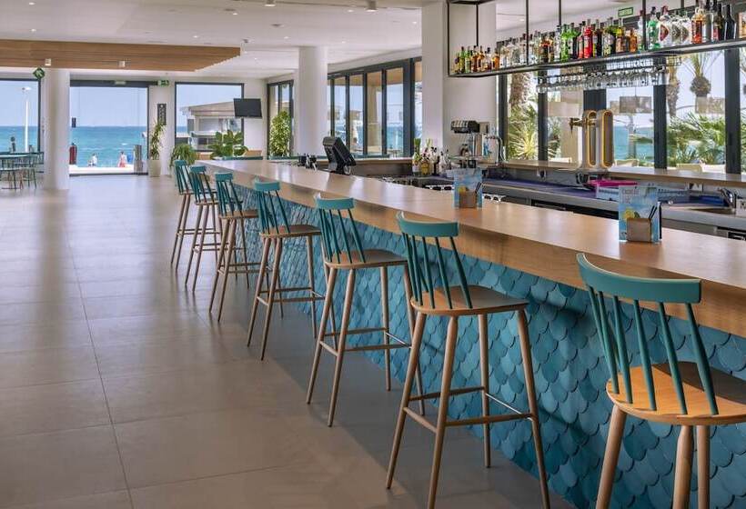 Caprici Beach Hotel & Spa