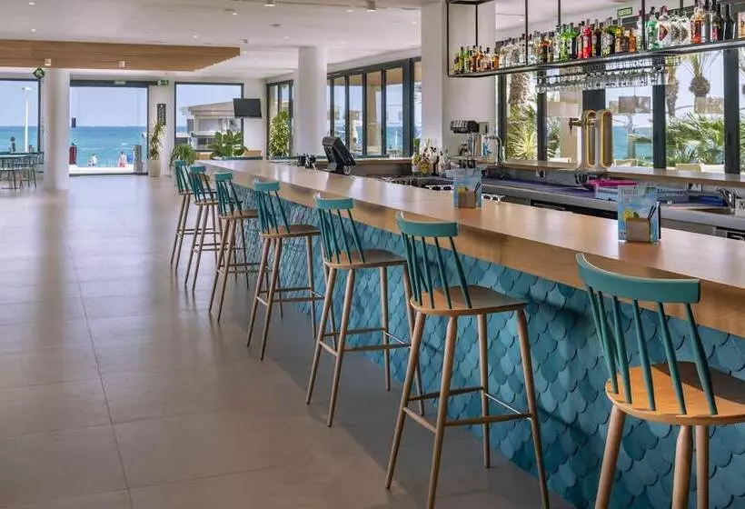 Caprici Beach Hotel & Spa