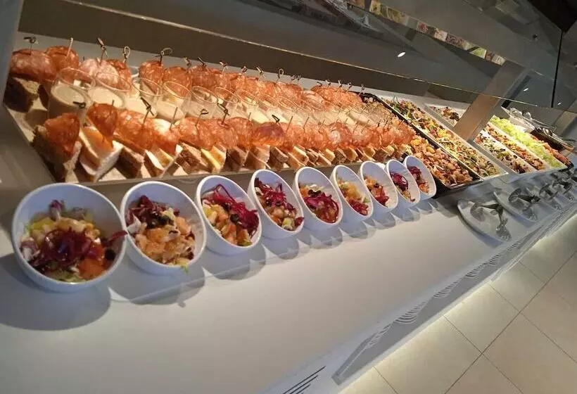 Caprici Beach Hotel & Spa