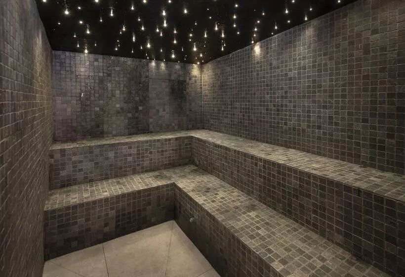 Caprici Beach Hotel & Spa