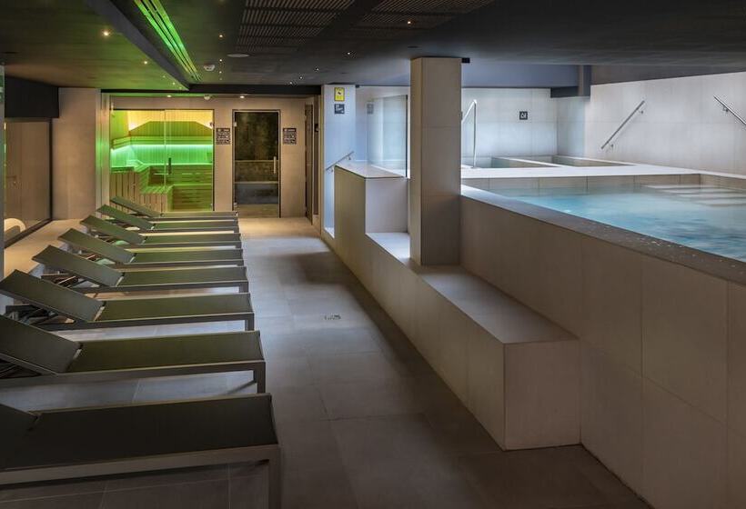 Caprici Beach Hotel & Spa