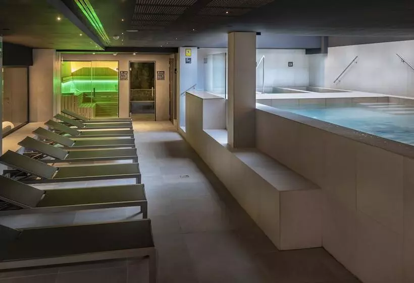 Caprici Beach Hotel & Spa