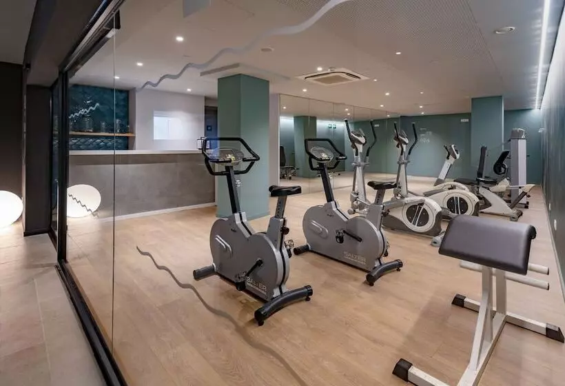 Caprici Beach Hotel & Spa