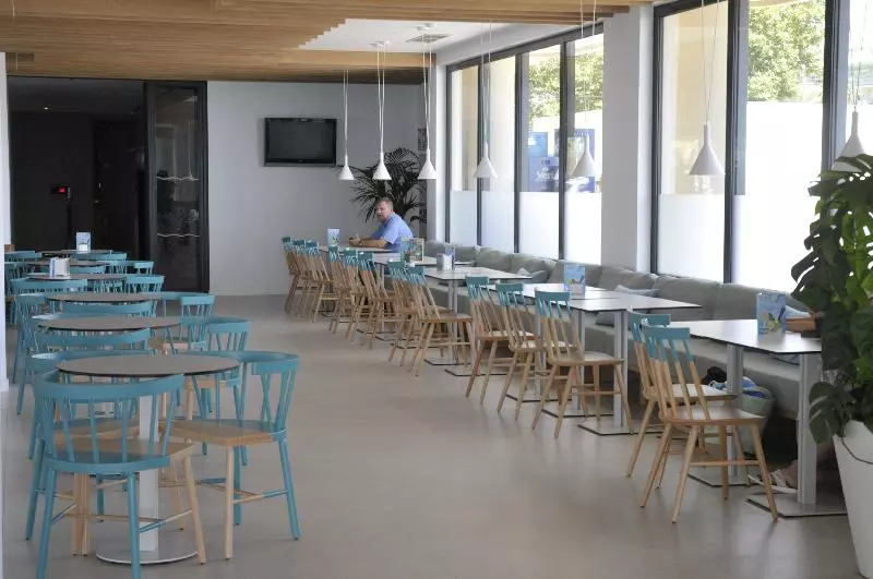 Caprici Beach Hotel & Spa