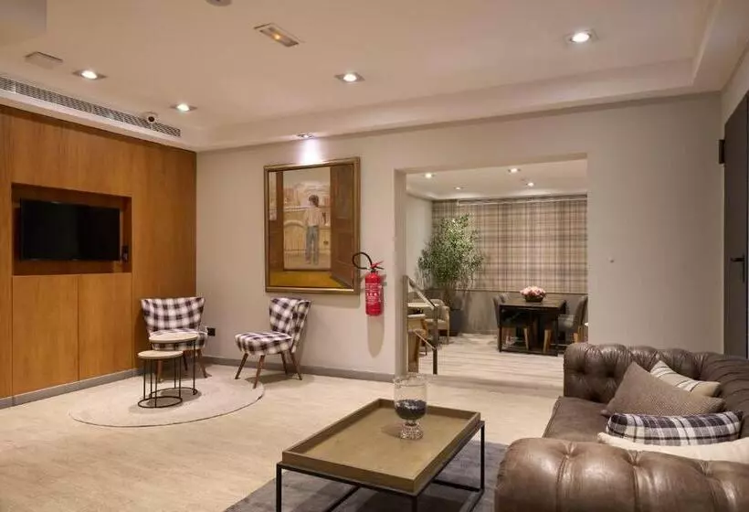 Отель Catalonia Castellnou