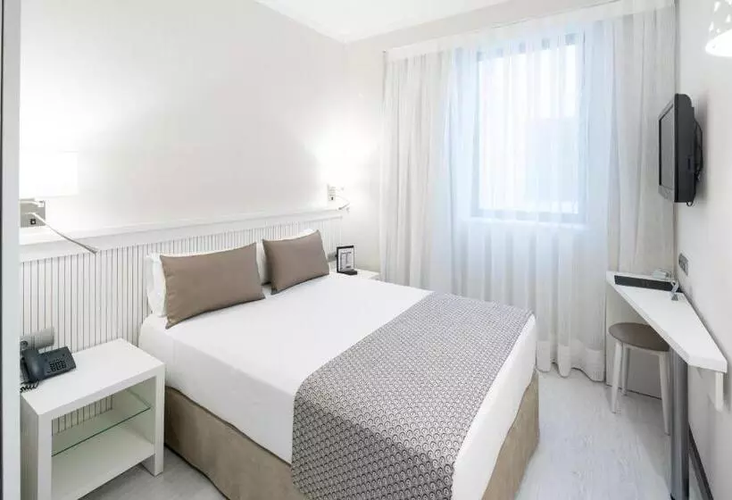 هتل Catalonia Roma