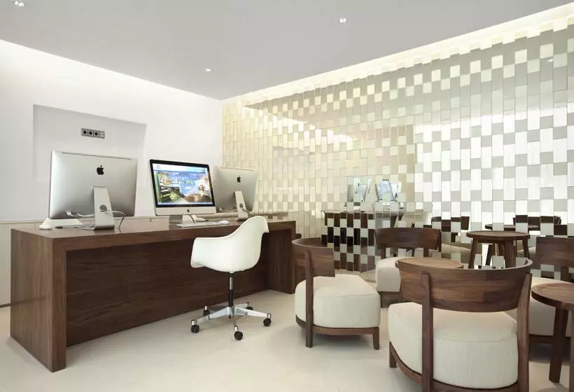 Отель Hilton Barcelona