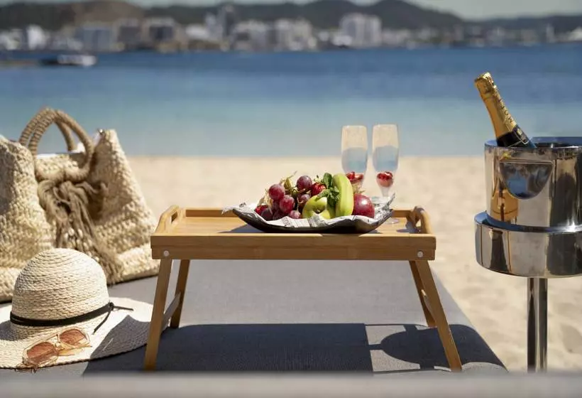 בית מלון כפרי Innside Ibiza Beach