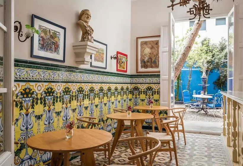 Отель Medium Renaixença