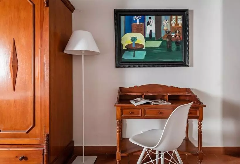 Отель Medium Renaixença