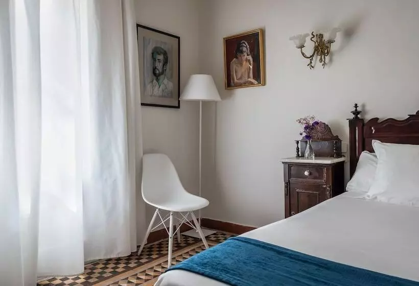 Отель Medium Renaixença