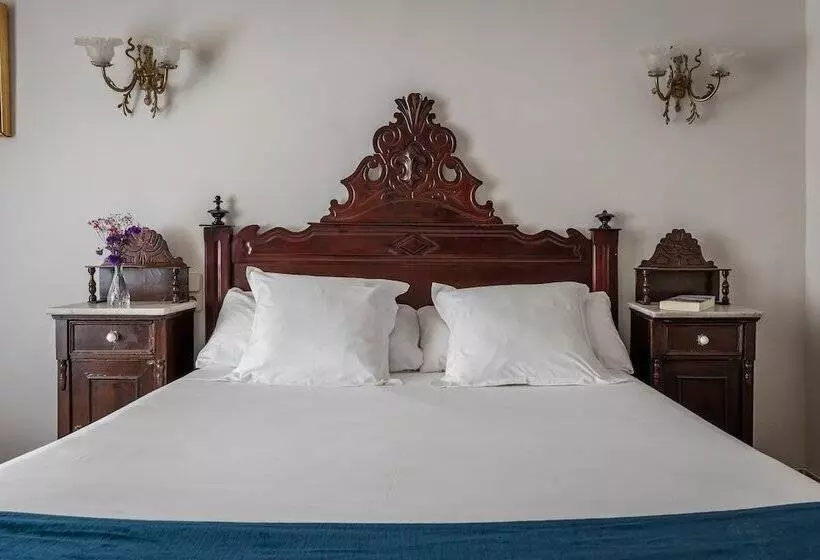 Отель Medium Renaixença