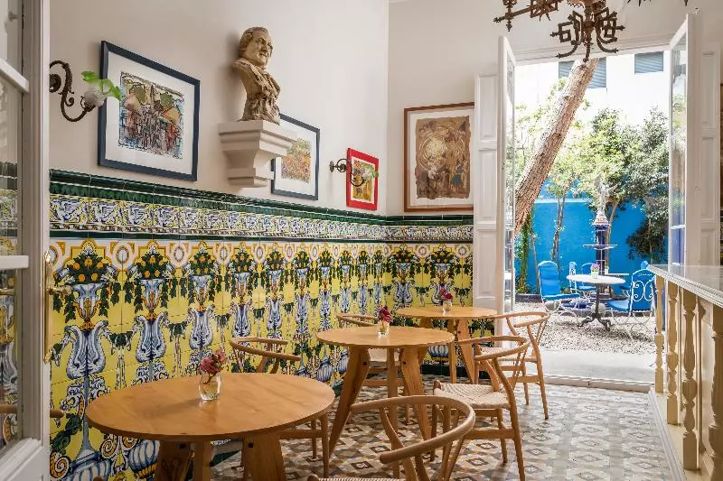 Отель Medium Renaixença