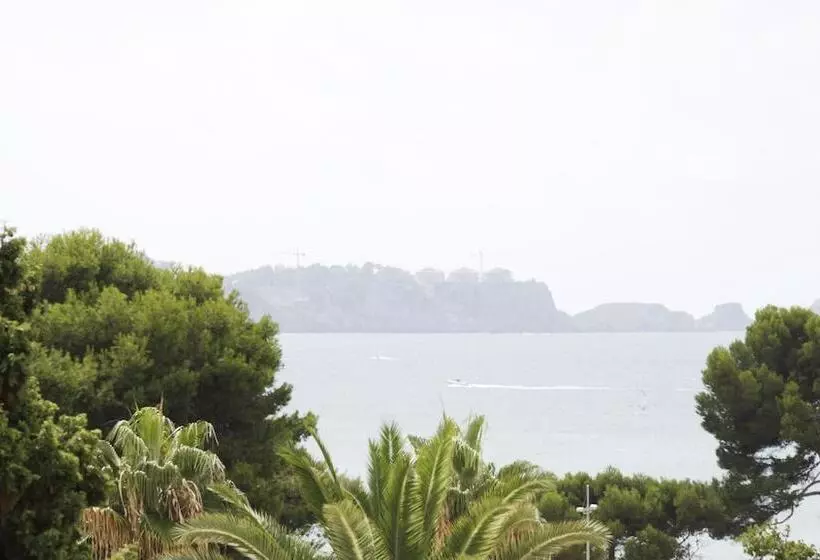 هتل Morlans Garden