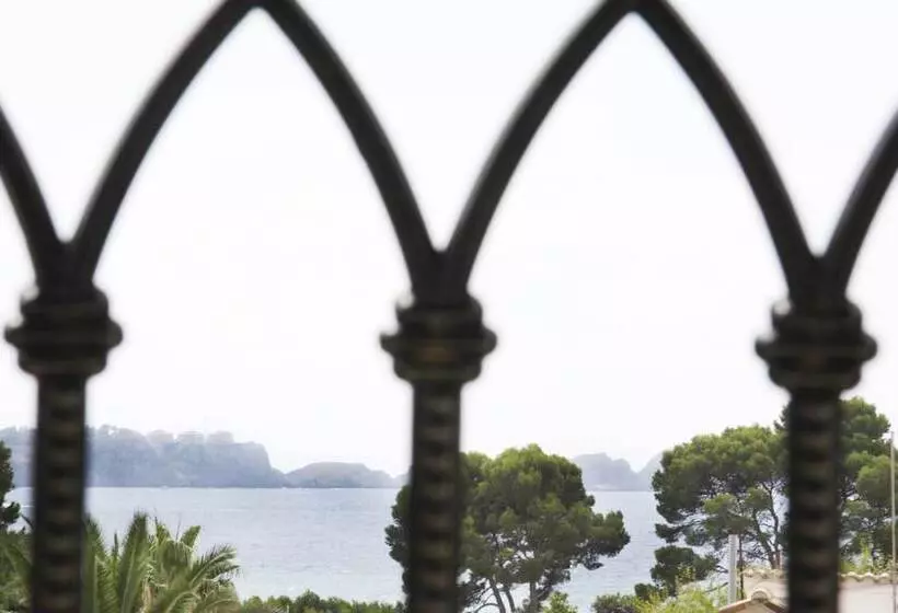 هتل Morlans Garden