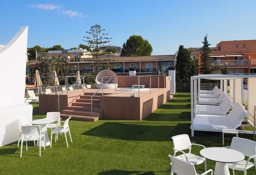 هتل Morlans Garden