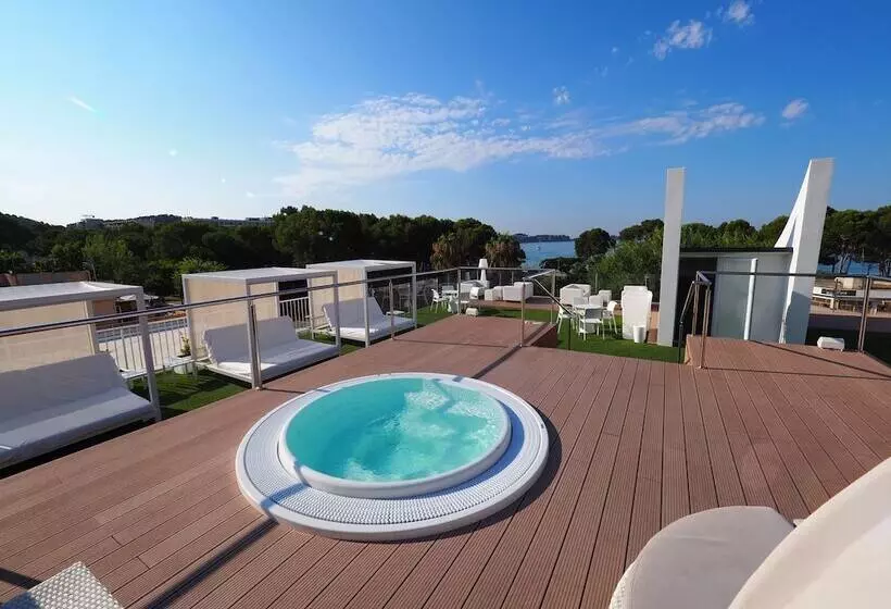 هتل Morlans Garden