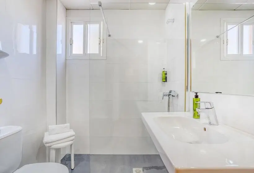 هتل Morlans Garden