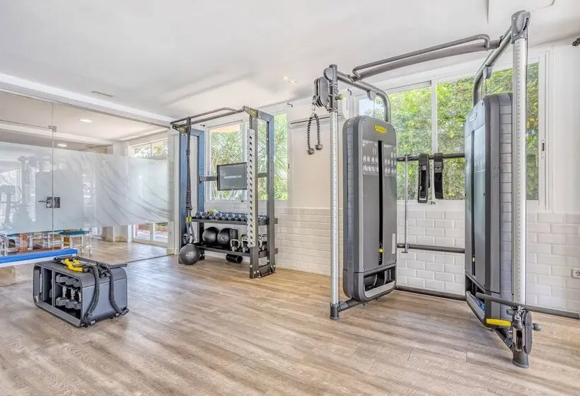 هتل Morlans Garden